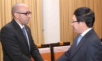 Pham Binh Minh reçoit les ambassadeurs cubain et indien au Vietnam